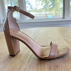 Inc. Nude Heel, Size 7.5